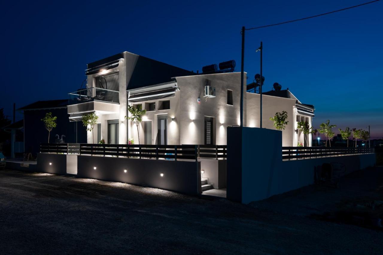 Karras' Residence Paralia Dionysiou Exterior foto